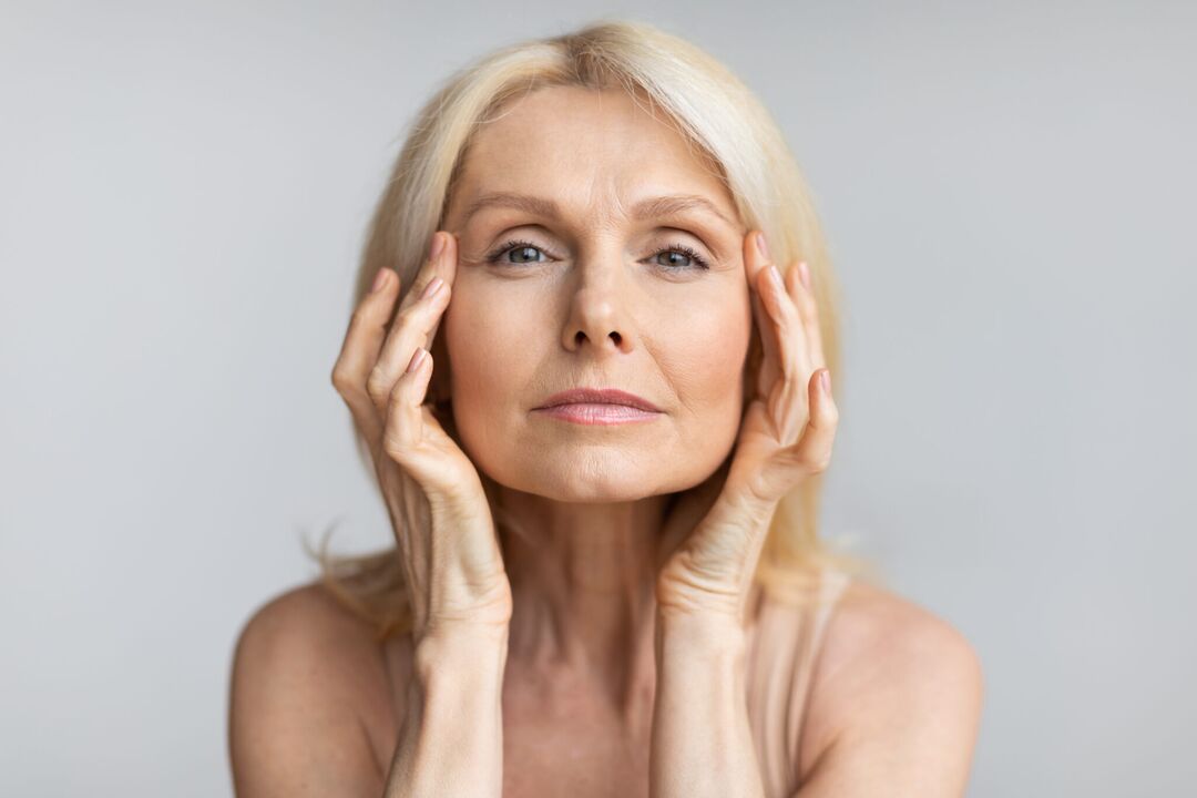 Pliant sur la peau du visage et son élimination par la crème Eudalie